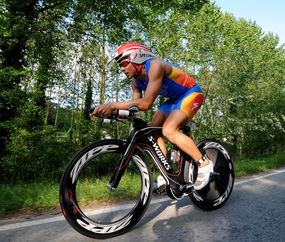 Javier Gomez campione europeo triathlon 113 al Challenge Barcelona (foto 2013 Getty Images)