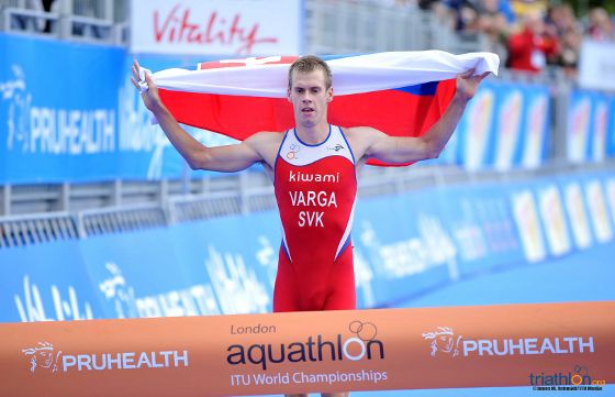Richard Varga vince a Londra il suo terzo titolo mondiale di aquathlon
