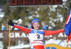 La russia Yulia Surikova si è laureata campionessa mondiale di winter triathlon 2018 a Cheile Gradistei, in Romania (Foto ©WorldTriathlonLive)