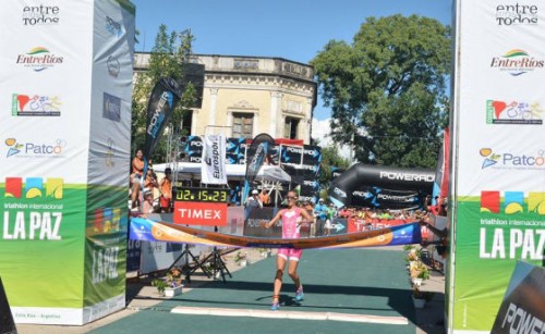 La cilena Valentina Carvallo vince il 31° Triathlon Internacional de La Paz