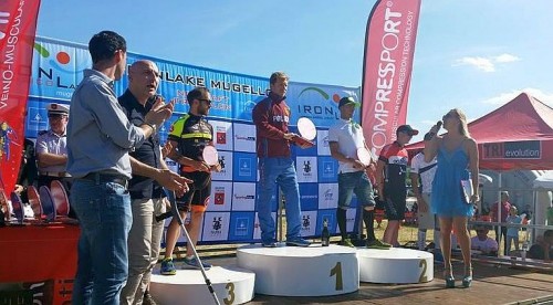 Il podio maschile dell'Ironlake Mugello Triathlon Olimpico del 10 maggio vinto da Alberto Alessandroni