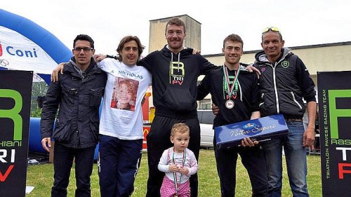 Pavia Triathlon Day 2015, il podio con il vincitore Leonardo Ballerini