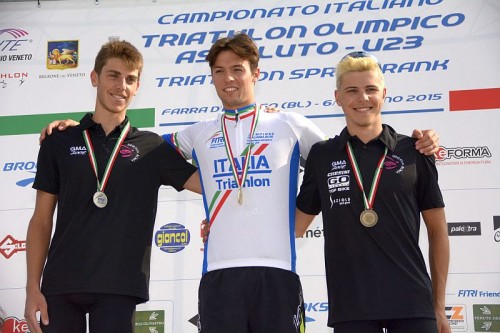 Il podio maschile Under 23 dei Campionati Italiani di triathlon olimpico 2015 disputati a Farra d'Alpago sabato 6 giugno 2015 e vinti da Dario Chitti