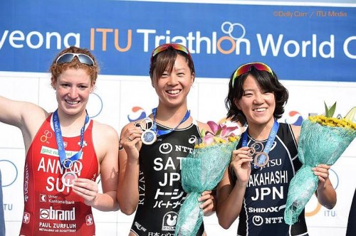 Il podio dell'ITU World Cup Triathlon Tongyeong 2015 vinto dalla giapponese Yuka Sato