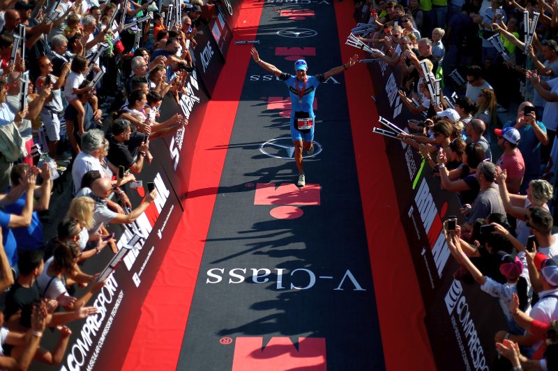 Il tedesco Andreas Dreitz vola a prendersi la vittoria al 1° Ironman Italy Emilia Romagna, il suo primo full distance! (Foto ©Charlie Crowhurst/Getty Images for IRONMAN)