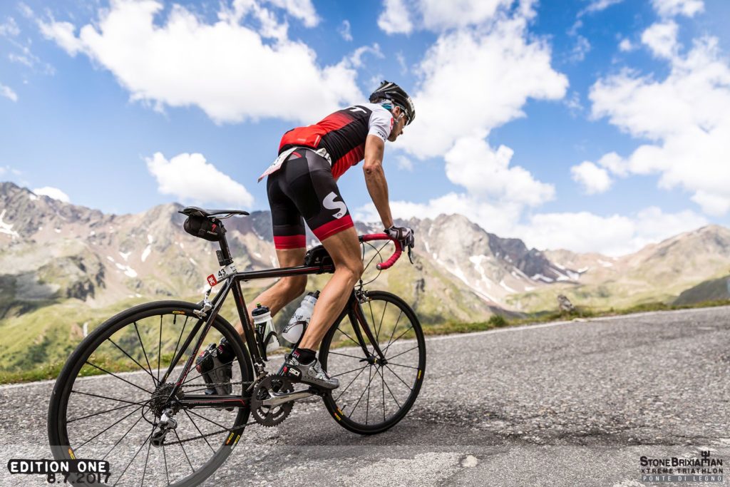 Il 2° StoneBrixiaMan si correrà il 7 luglio 2018 sulle distanze ironman. Il percorso in bici percorrerà in 175K tutta la Valle Camonica, nel bresciano