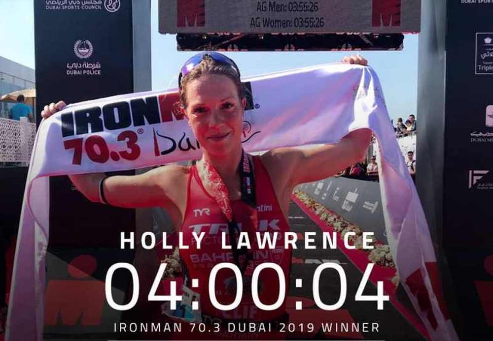La britannica Holly Lawrence è la regina dell'Ironman 70.3 Dubai 2019.
