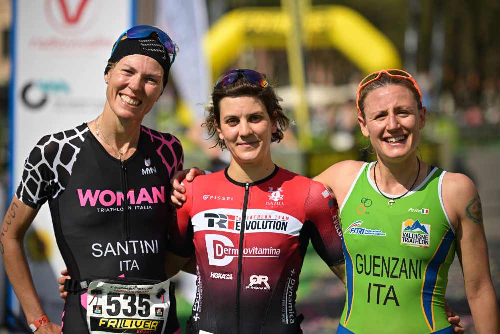 Marta Bernardi (Trievolution) è campionessa italiana di duathlon classico 2019, davanti a Michele Santini (Woman Triathlon) e Silvia Guenzani (Valdigne Triathlon) - Foto ©Dani Fiori.