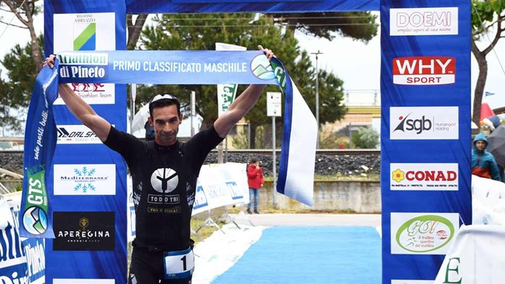Jonathan Ciavattella (Dolomitica Nuoto) vince il Triathlon di Pineto 2019.