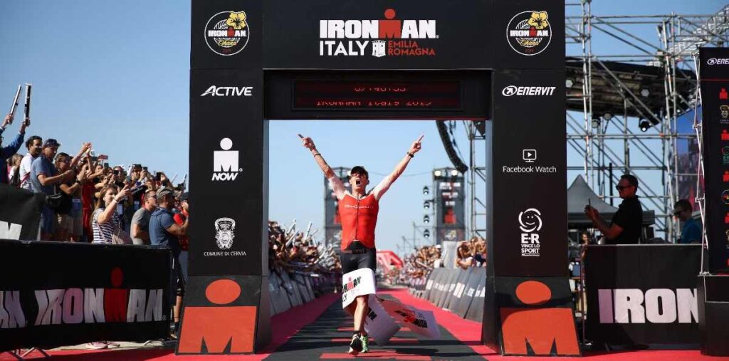 L'australiano Cameron Wurf vince Italy 2019 (Foto ©Getty Images for IRONMAN).