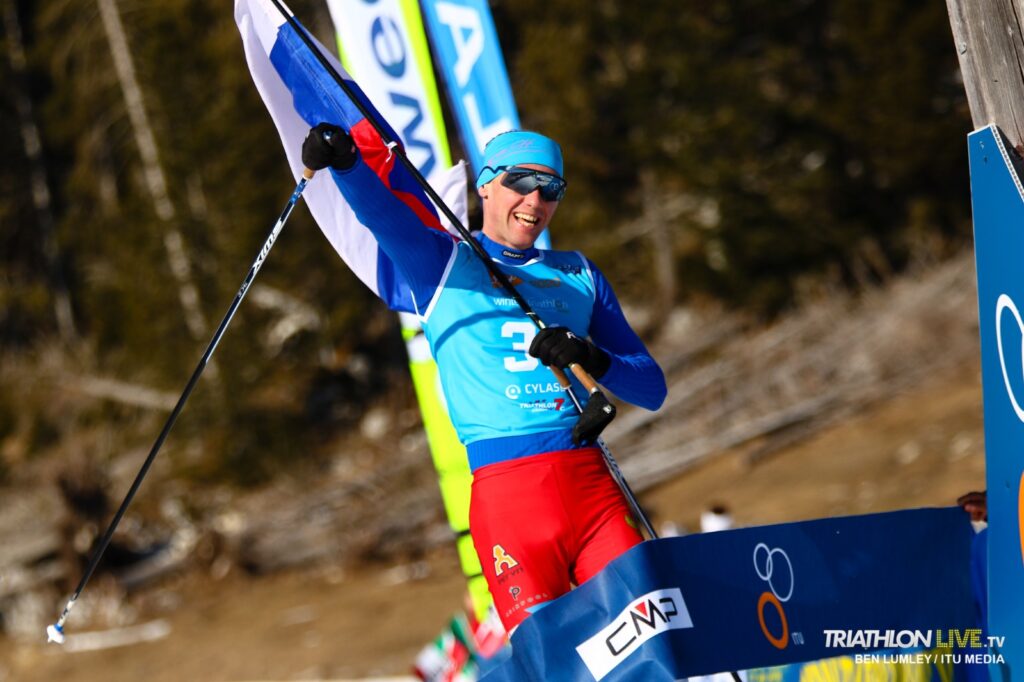 Il russo Pavel Andreev ha  vinto il Campionato del Mondo di winter triathlon 2020. E' il suo ottavo titolo (Foto ©Ben Lamley / ITU Media).