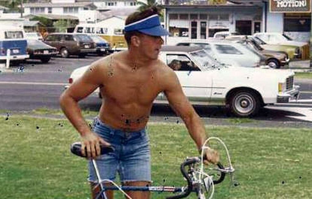 Dave Orlowski al via del primo Ironman il 18 febbraio 1978 con i suoi jeans tagliati