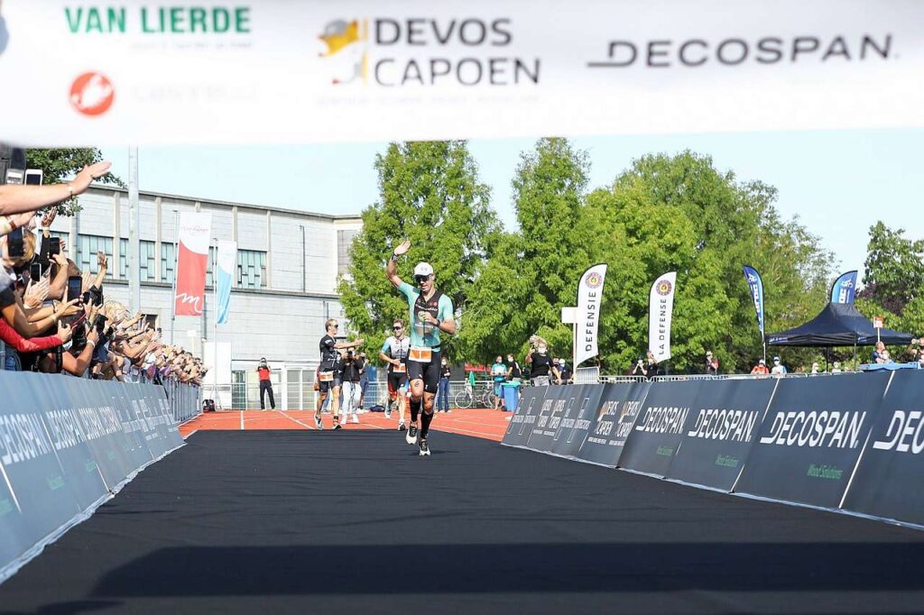 Frederik Van Lierde vince l'ultima sua gara da Pro, il 13 settembre 2020, il triathlon half distance di Menen, nel suo Belgio