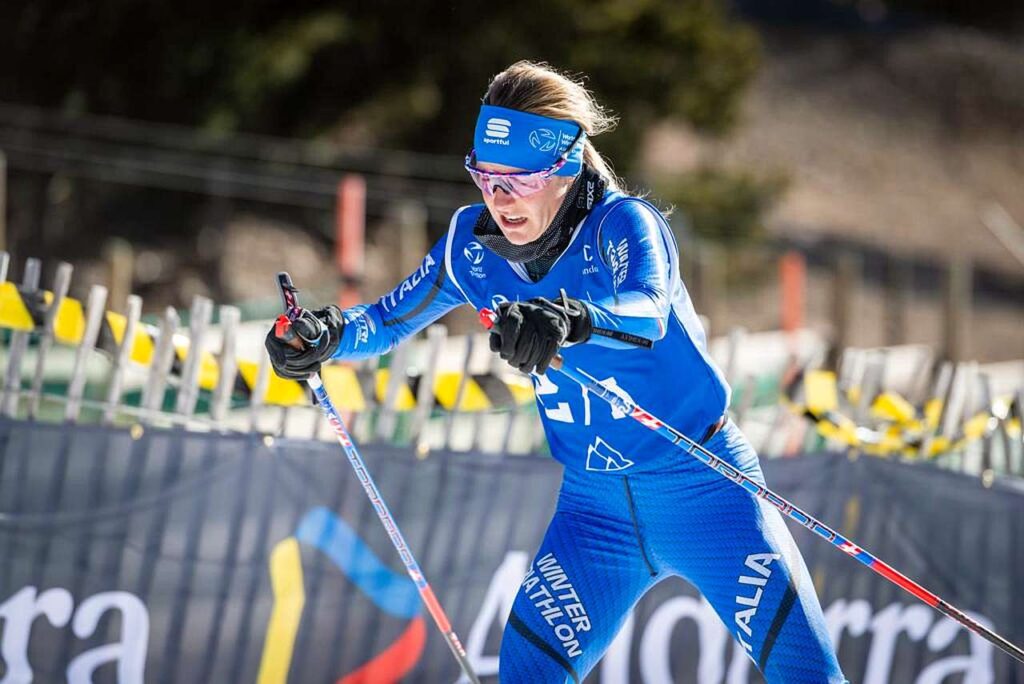 Sandra Mairhofer in azione nella staffetta mista dei Mondiali di Winter Triathlon 2021 di Andorra