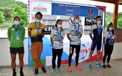 Il podio Assoluto dei Campionati Italiani di Cross Triathlon 2021 di Sestri Levante: maglie tricolori a Sandra Mairhofer e Michele Bonacina