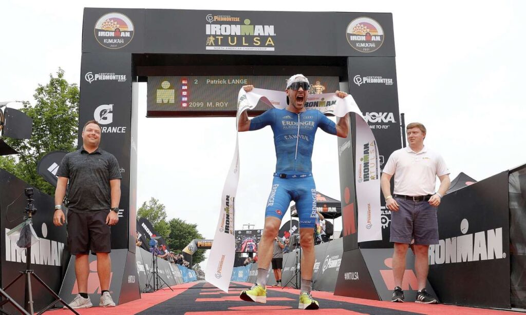 Il campione tedesco Patrick Lange vince l'Ironman Tulsa 2021 in 7:45:22 correndo la maratona in 2:36'46"!