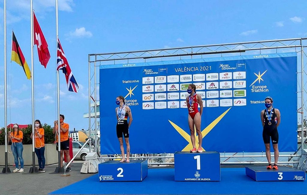 Il podio Elite donne degli Europei di triathlon olimpico 2021 a Valencia (Foto: Dani Fiori)
