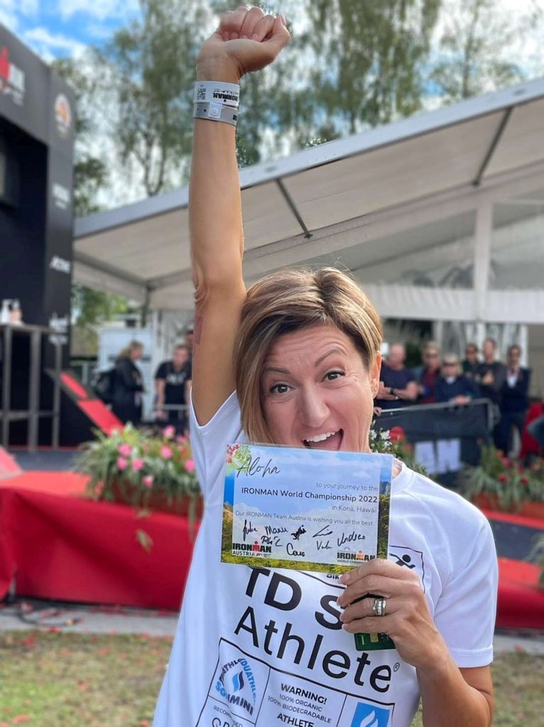 Slot per Kona conquistata dopo aver vinto la categoria all'Ironman Austria 2021 a Klagenfurt: la gioia di Roberta Liguori