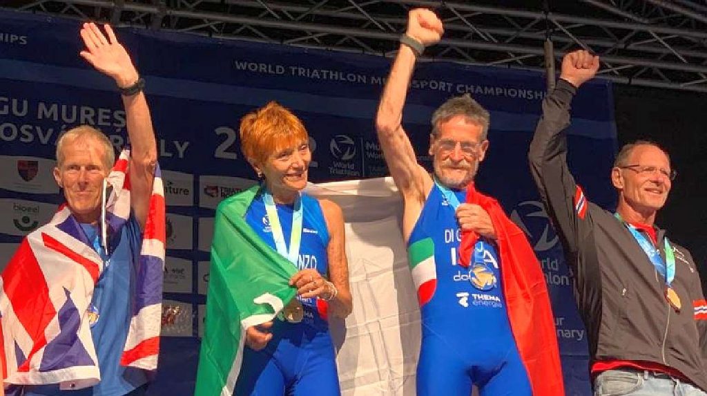 Mondiali Duathlon Sprint 2022 Targu Mures: il podio Age Group 70-74 con il successo degli azzurri Lucia Soranzo e Normanno Di Gennaro