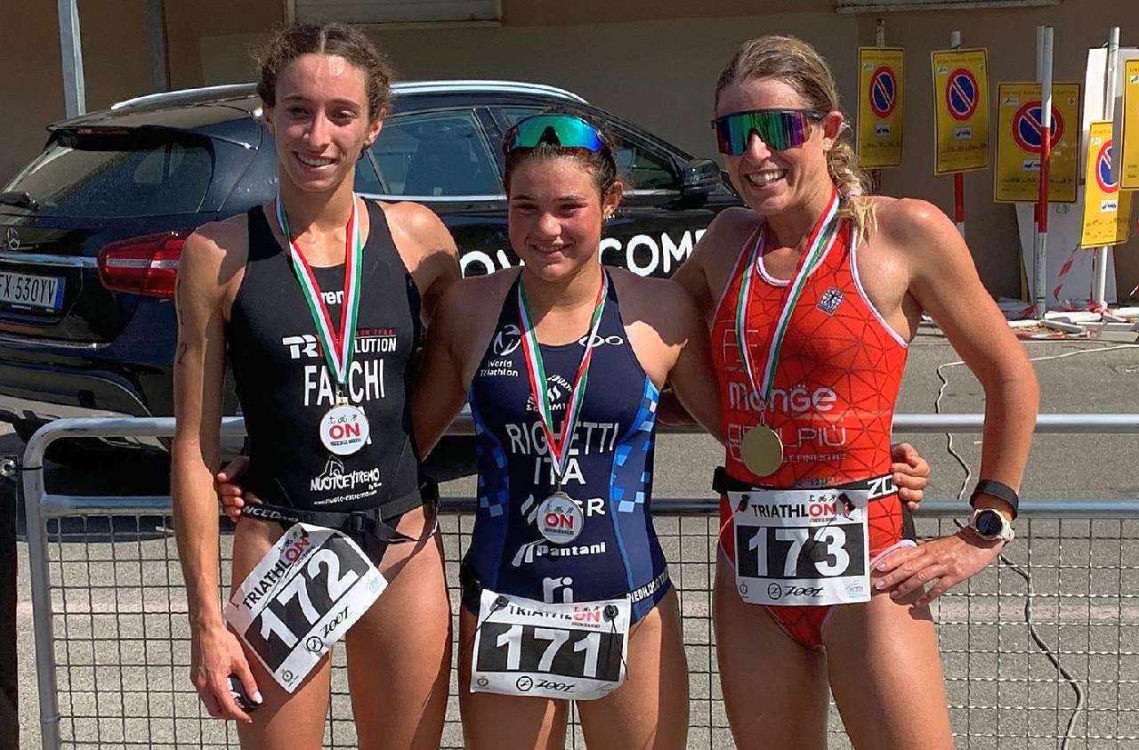 Triathlon Faenza 2022, podio donne: vince Alessia Righetti