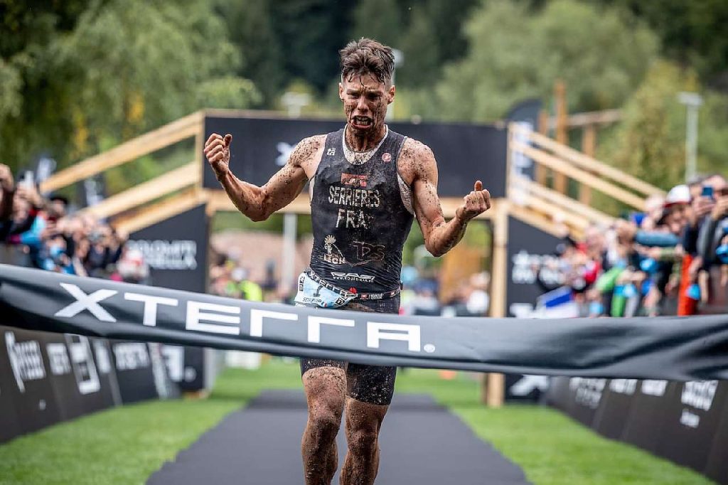 Il francese Arthur Serrieres vince l'XTERRA World Championship 2022 a Molveno (Foto: Carel du Plessis)