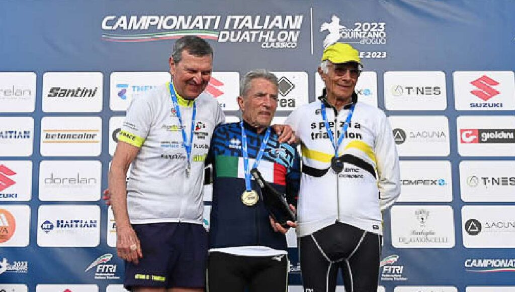 Campionati Italiani Duathlon Classico 2023, 16 aprile, Quinzano d'Oglio, podio Master 8: vince Elio Rubis (Foto: Tiziano Ballabio / FITri)