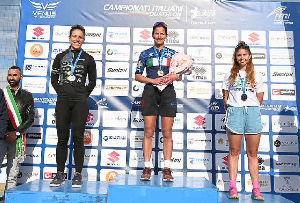 Campionati Italiani Duathlon Classico 2023, 16 aprile, Quinzano d'Oglio, podio Senior 3: vince Arianna Valenti (Foto: Tiziano Ballabio / FITri)