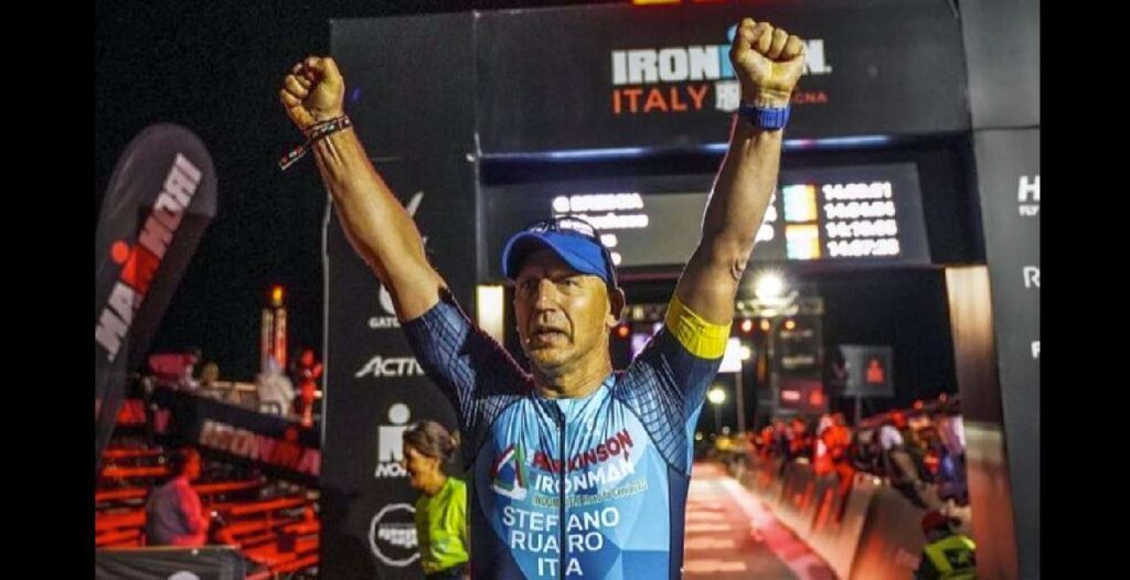 Stefano Ruaro al traguardo dell'Ironman Italy Emilia Romagna 2022 a Cervia