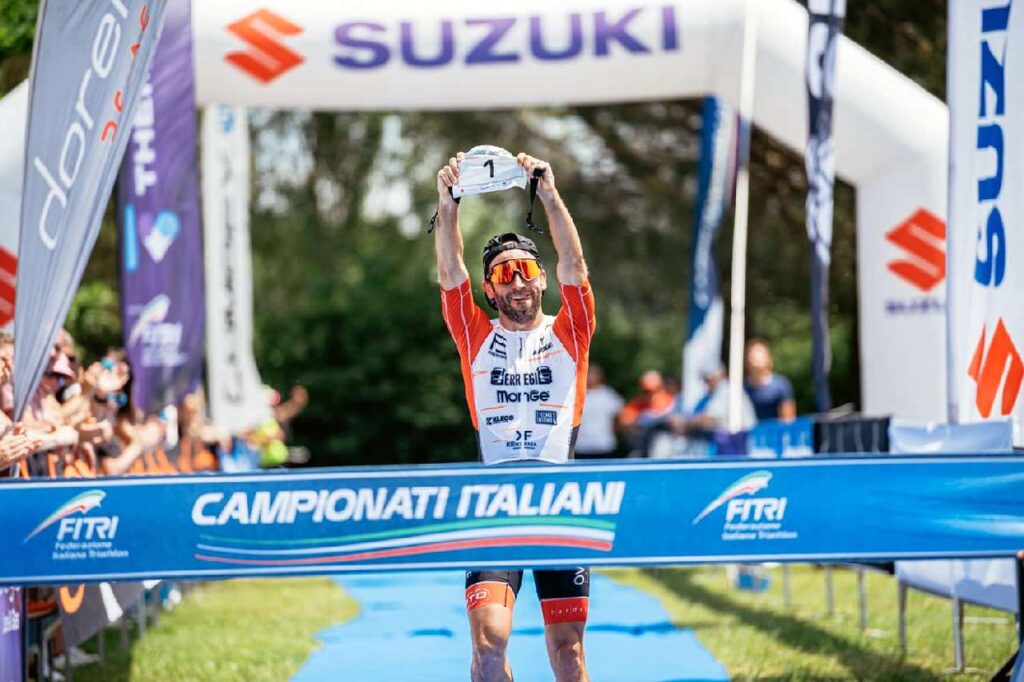 Ironlake Campionati Italiani Triathlon Medio 2023: vince Mattia Ceccarelli!