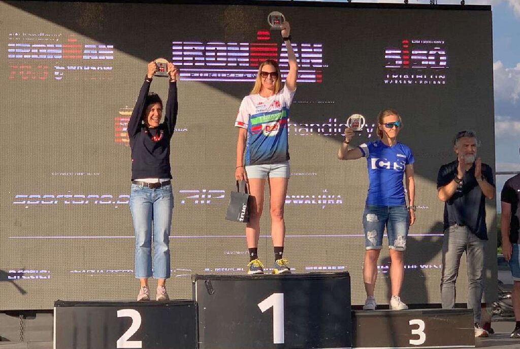 Il podio F45 dell'Ironman 70.3 Warswaw si tinge d'azzurro: vince Valentina Sestan, seconda Alessiia Ligugnana