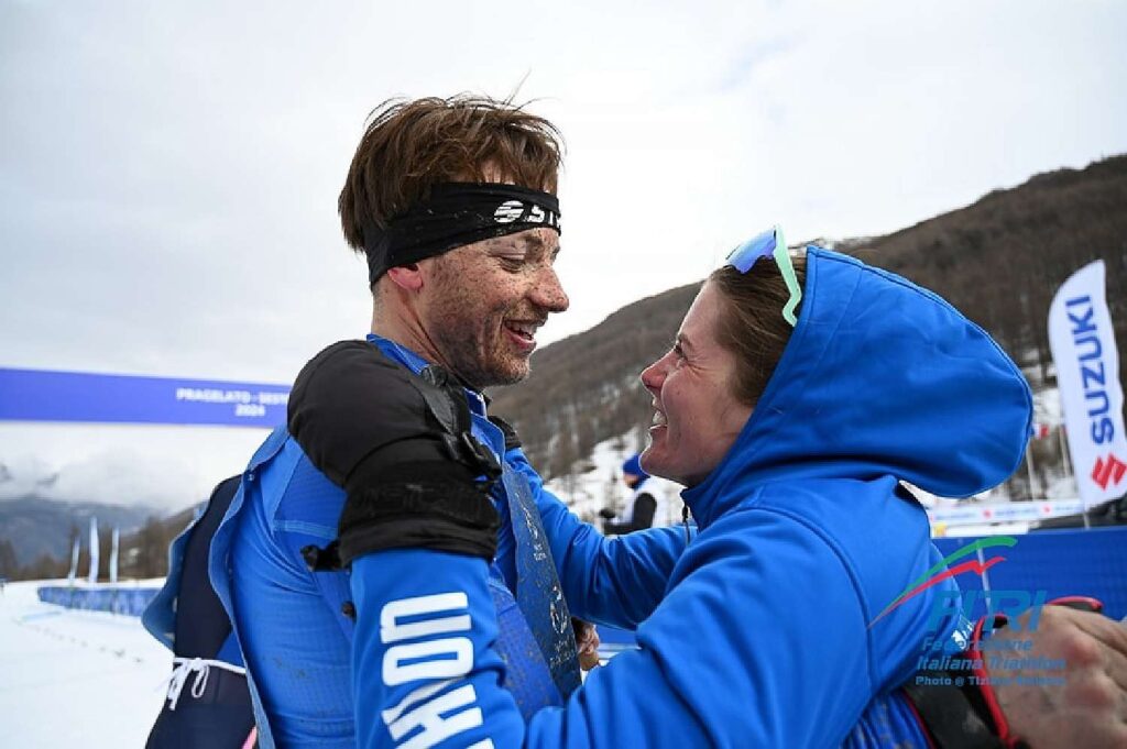 Franco Pesavento e Sandra Mairhofer vincono l'oro ai Mondiali di Winter Triathlon 2024 a Pragelato (© Tiziano Ballabio / FITri)