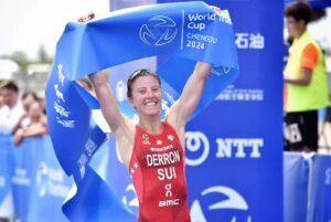 La svizzera Julie Derron vince la World Triathlon Cup Chengdu 2024 (Foto World Triathlon)